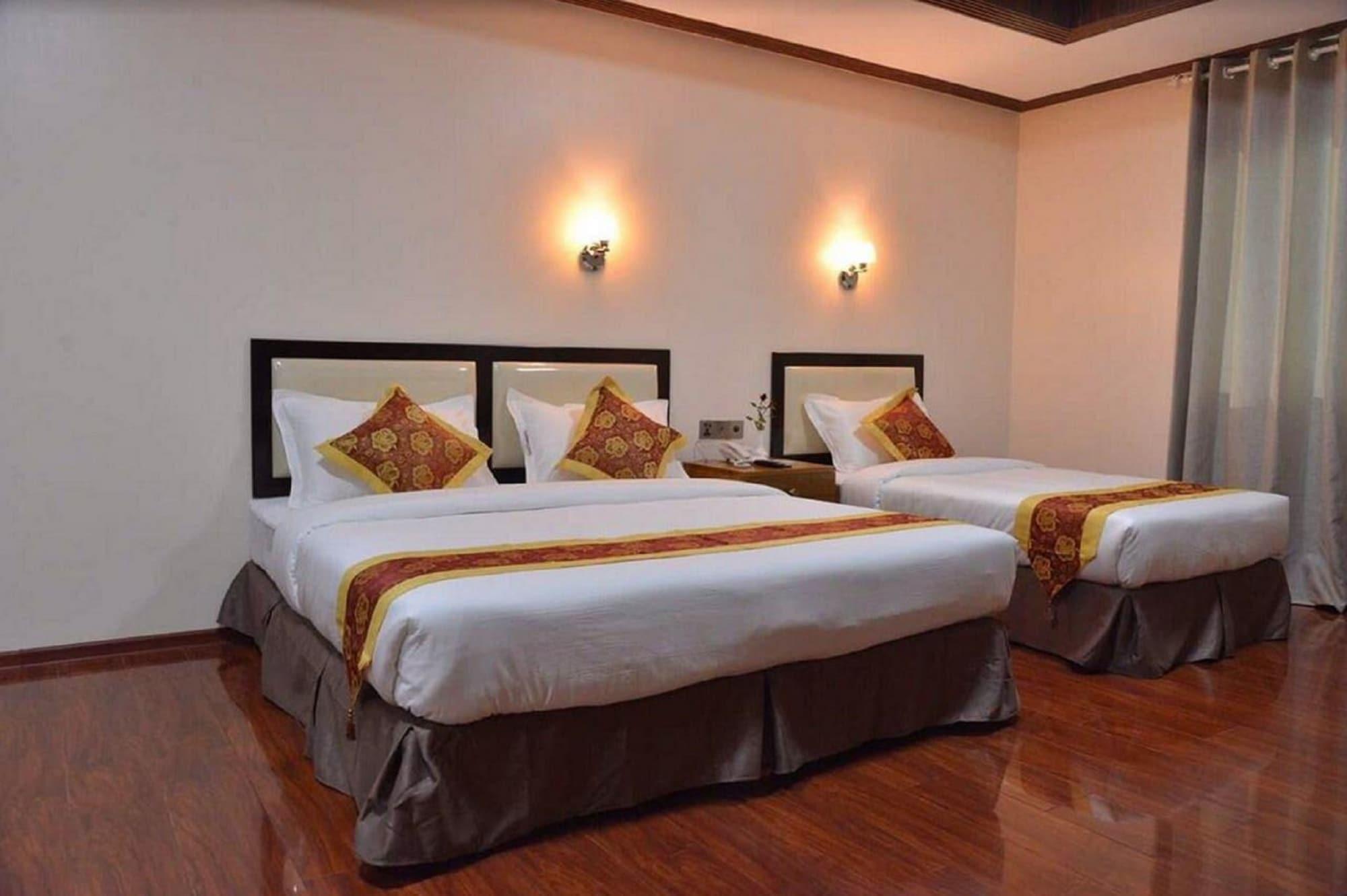 Hotel Yadanar Oo Mandalay Ngoại thất bức ảnh