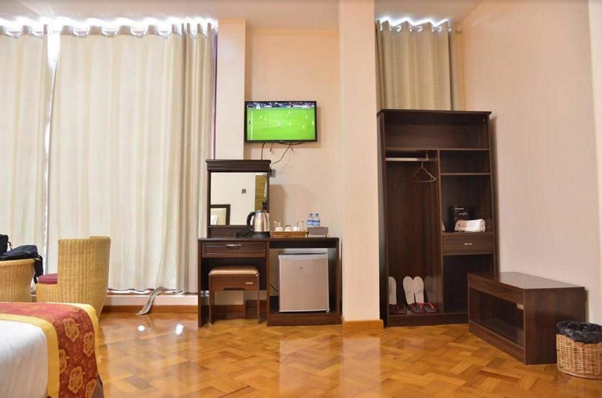 Hotel Yadanar Oo Mandalay Ngoại thất bức ảnh